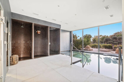 4b5d0aa40b281d53b7a20035792c8f90 - 21