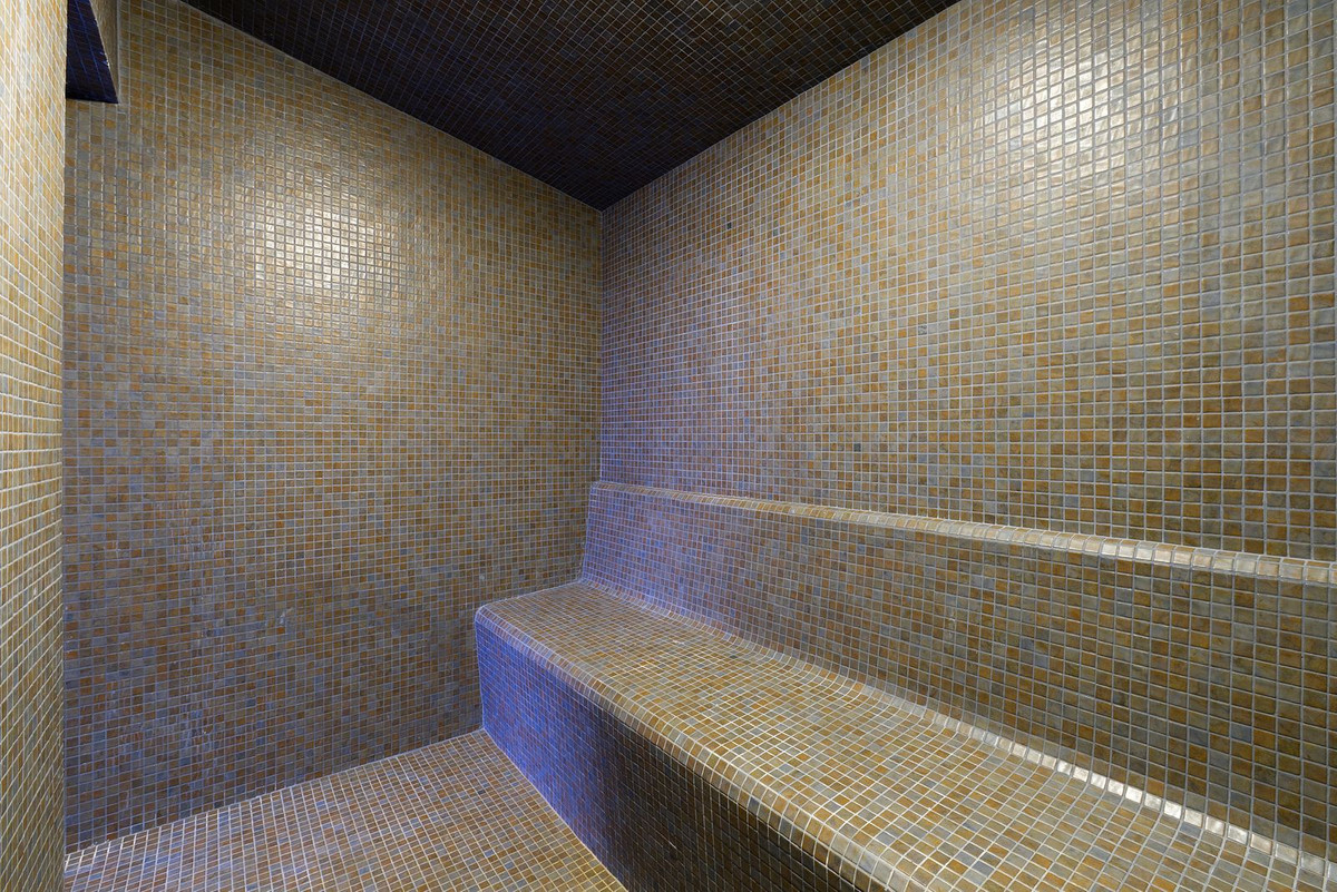 4b5d0aa40b281d53b7a20035792c8f90 - 24