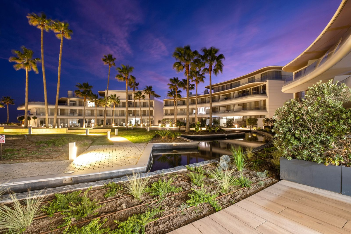 4b5d0aa40b281d53b7a20035792c8f90 - 25