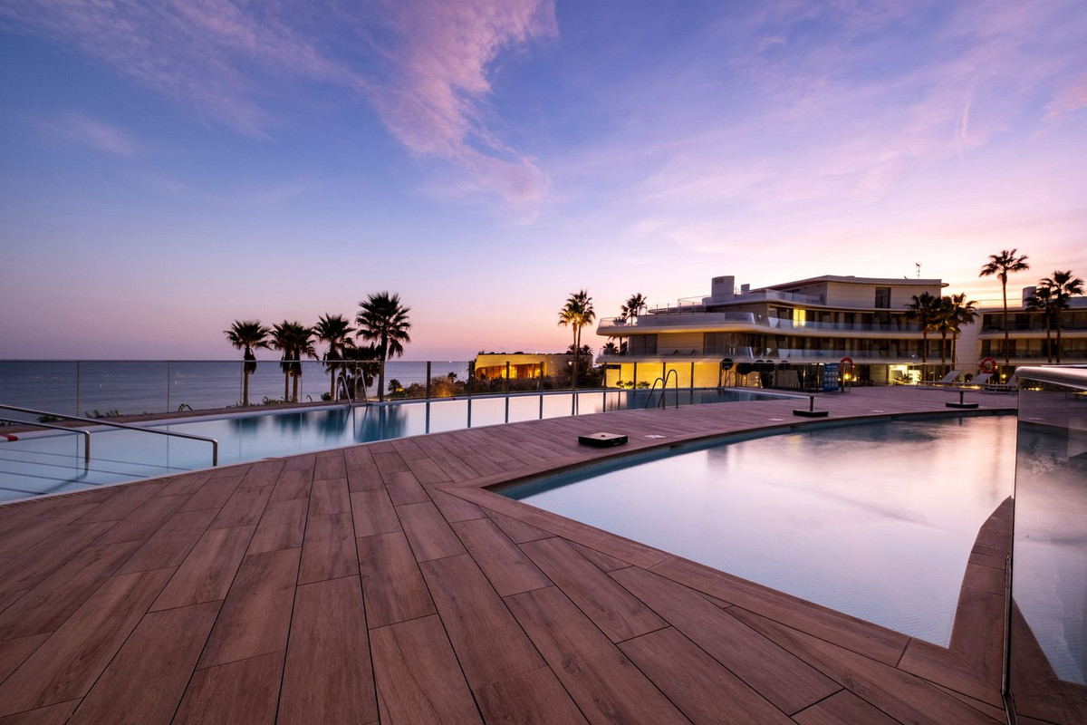 4b5d0aa40b281d53b7a20035792c8f90 - 27