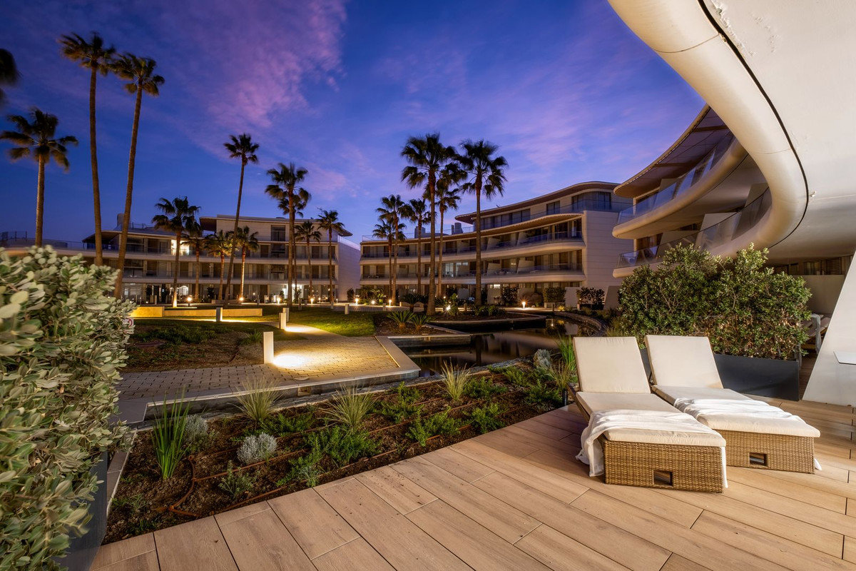 4b5d0aa40b281d53b7a20035792c8f90 - 30