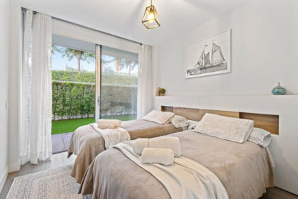 4b5d0aa40b281d53b7a20035792c8f90 - 8