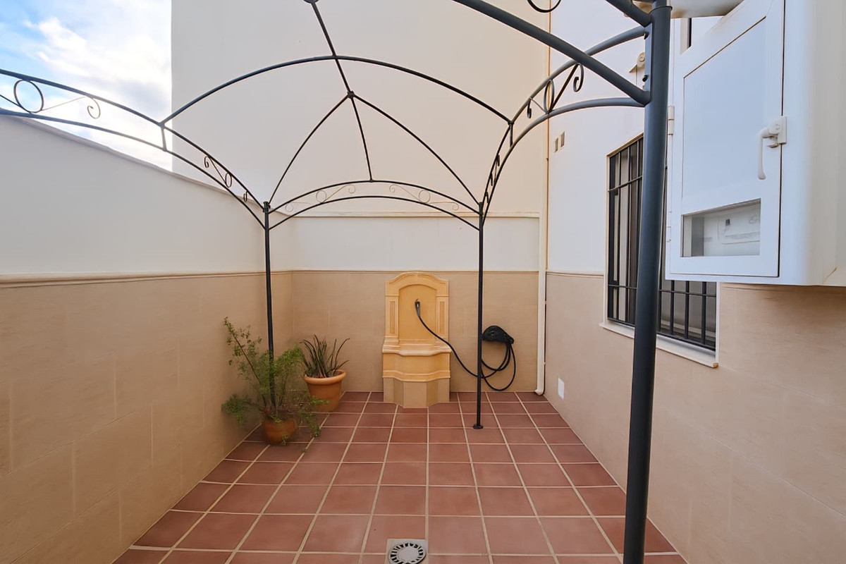 4ba406a1370a8510787954fdf9dab59f - 12