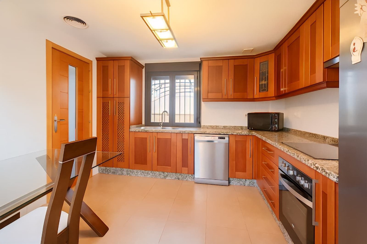 4ba406a1370a8510787954fdf9dab59f - 9