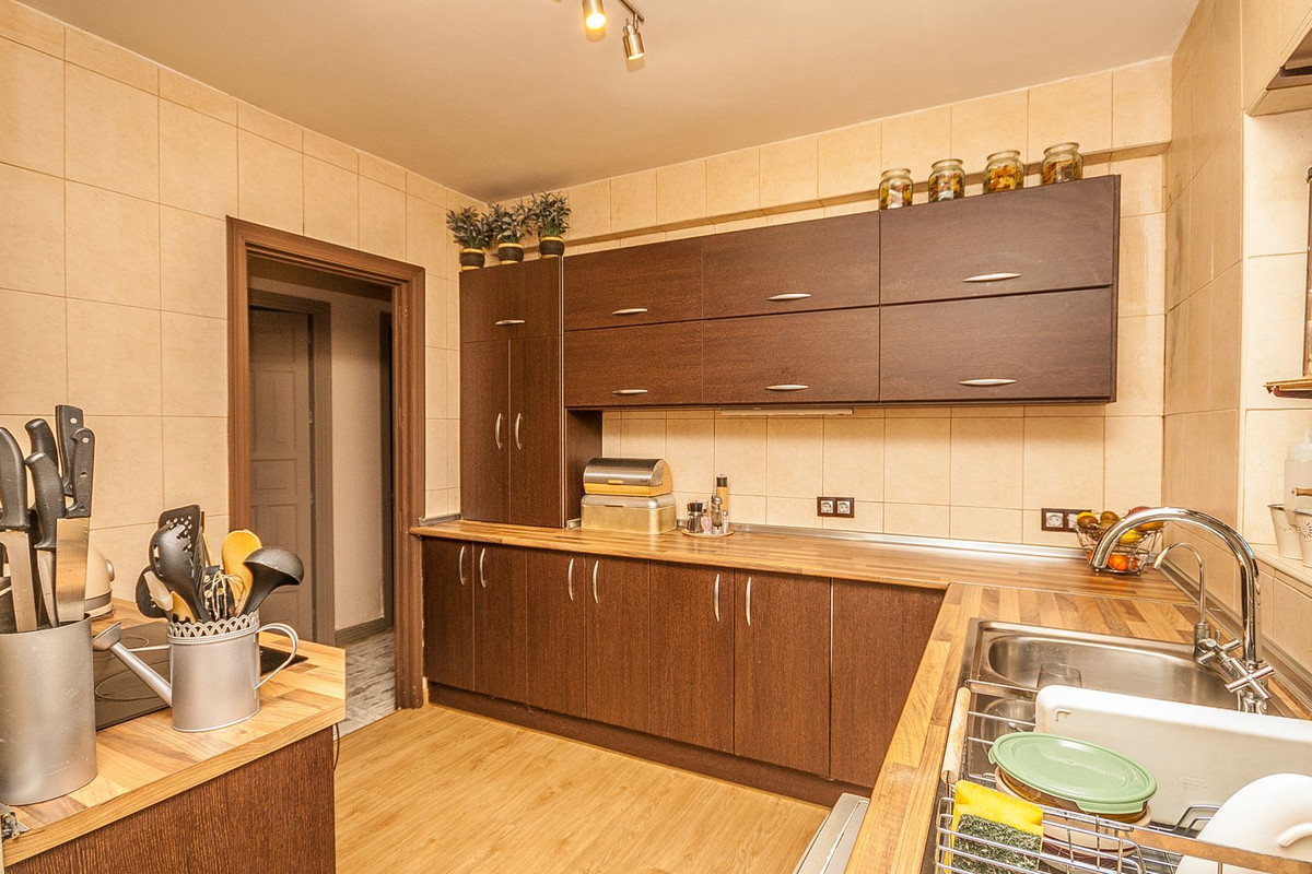 4c449977059434986514622f28c4d669 - 11