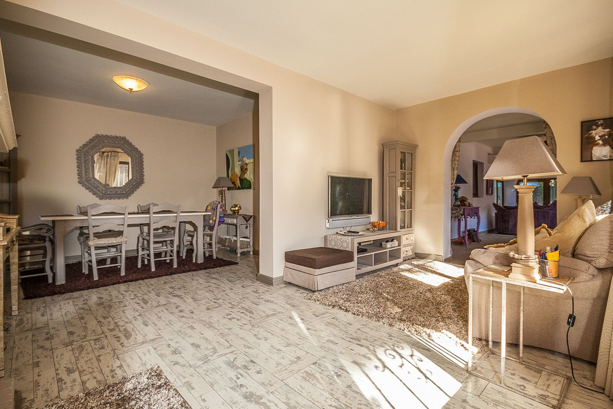 4c449977059434986514622f28c4d669 - 5