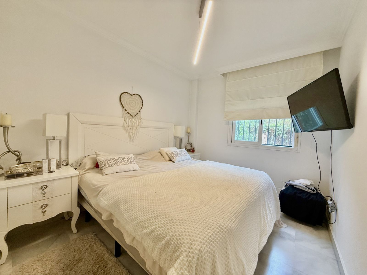 4caa2ead742cc01bb4e78e14fefdb834 - 16