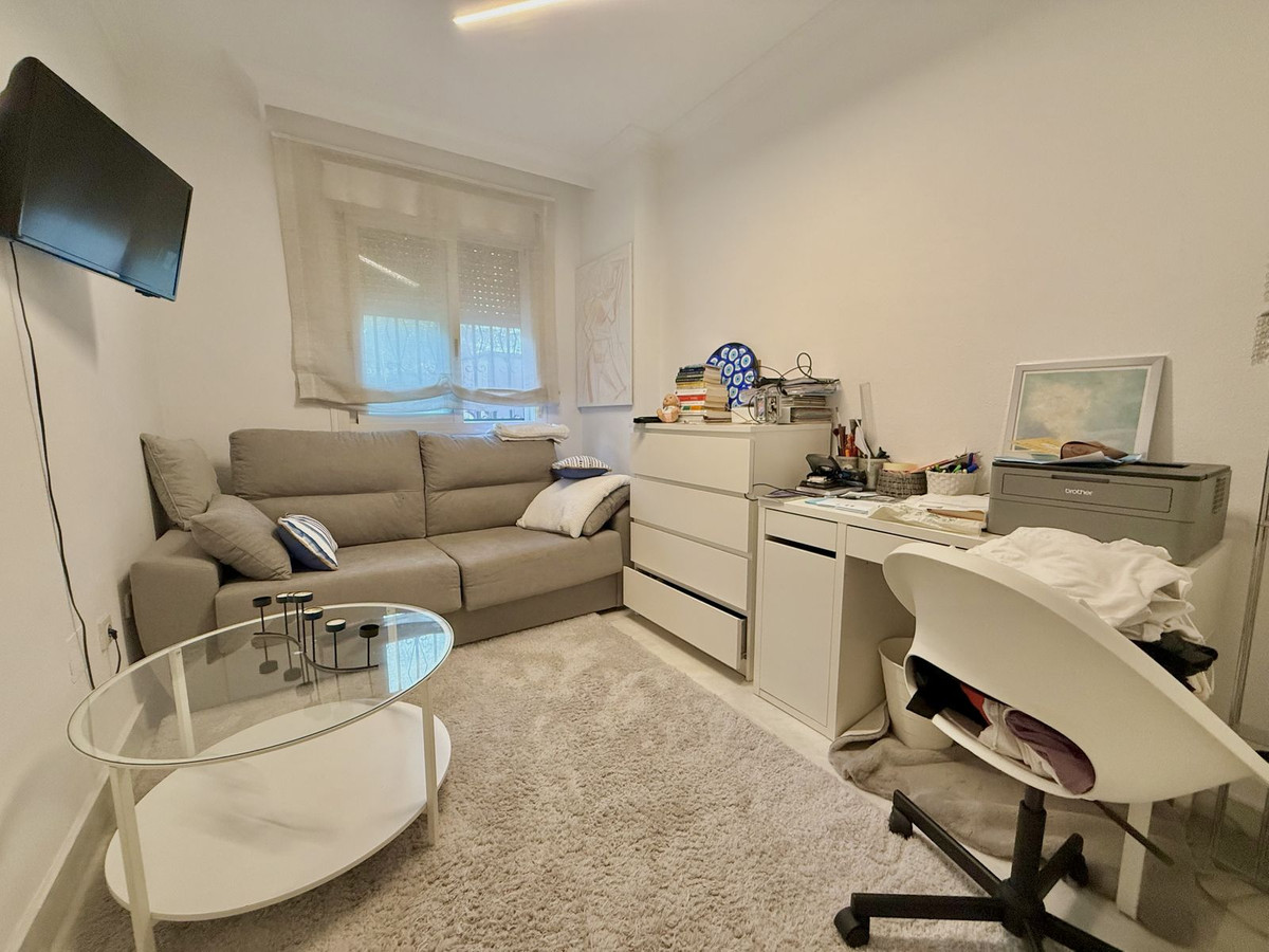 4caa2ead742cc01bb4e78e14fefdb834 - 18