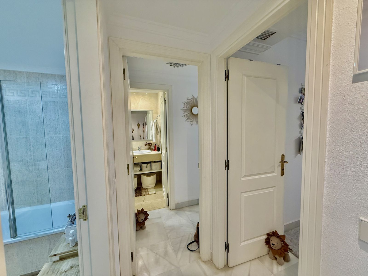 4caa2ead742cc01bb4e78e14fefdb834 - 20