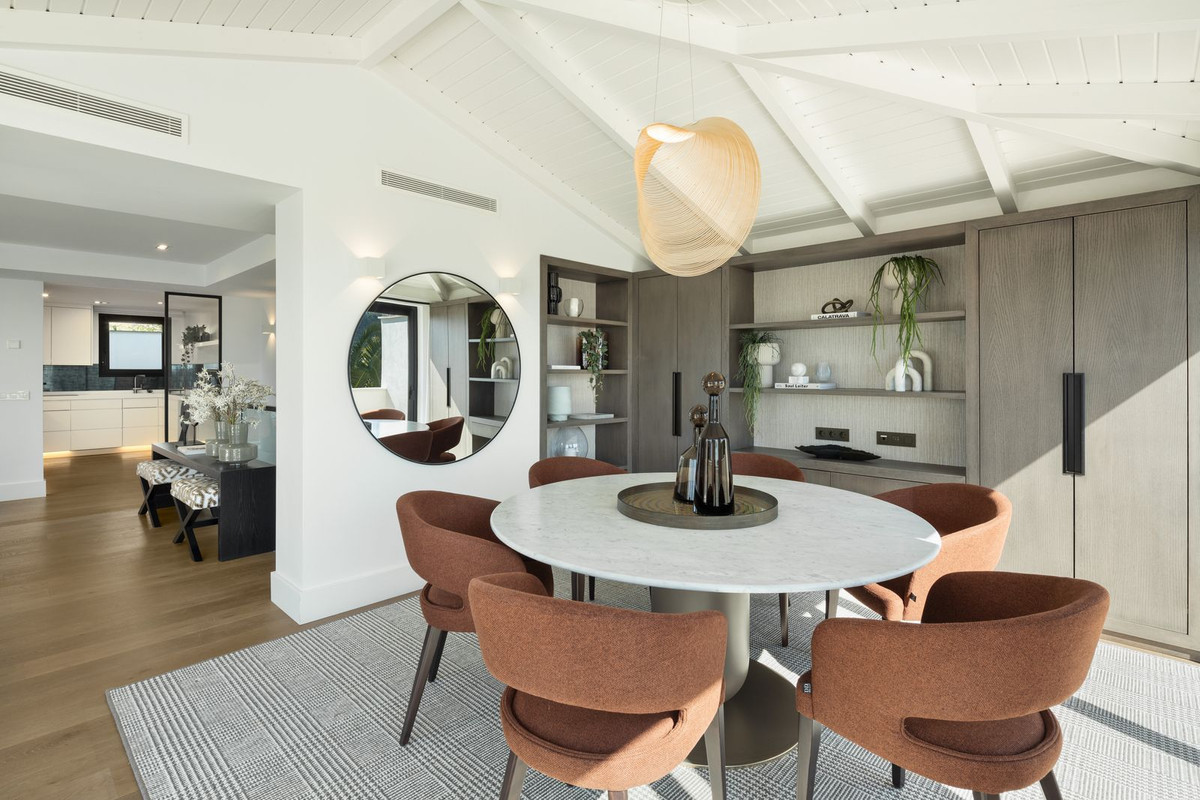 4d651b167ad72d3ecc2eb8e2ab93baf4 - 9