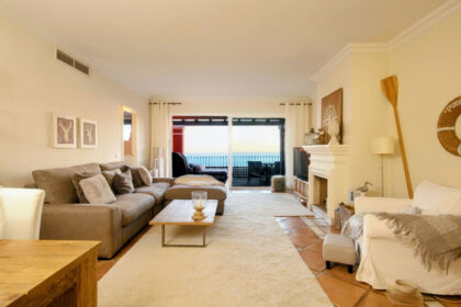 4d7399b8117a34a908fbd164da800441 - 4