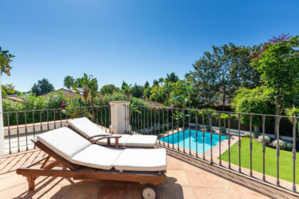 4ebe843c82714413cdcc353c8ad67c88 - 24