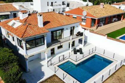 4f340bda79a27f6b6fde146a15f59771 - 1