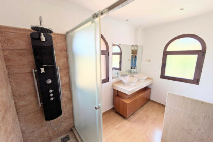 5089e5be31d50dc11cdb898fba382b9d - 18