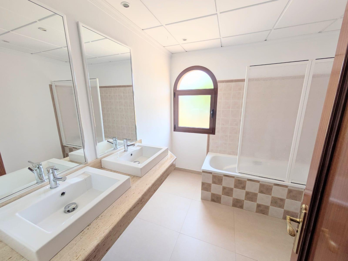 5089e5be31d50dc11cdb898fba382b9d - 22