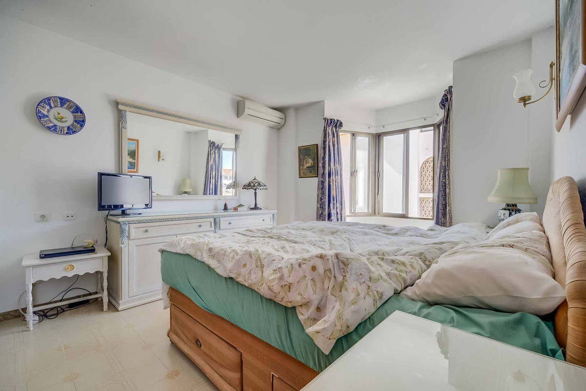 50b5307525b31c3d9065bc3355df5f3f - 24