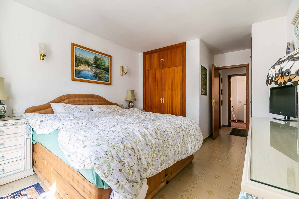 50b5307525b31c3d9065bc3355df5f3f - 25