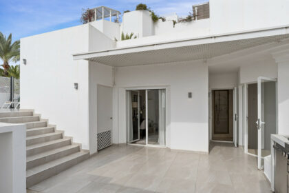 518cee1860febc10e59dcebbb7000dcc - 21