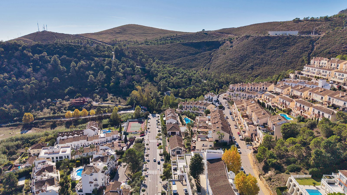 51c68d176c707a1d631b3f6f205c1ed1 - 53