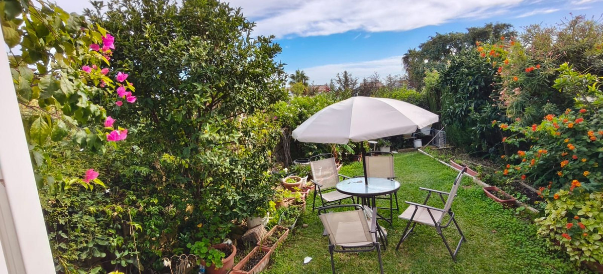 51c99fd9383e9ff582902557b4866832 - 12