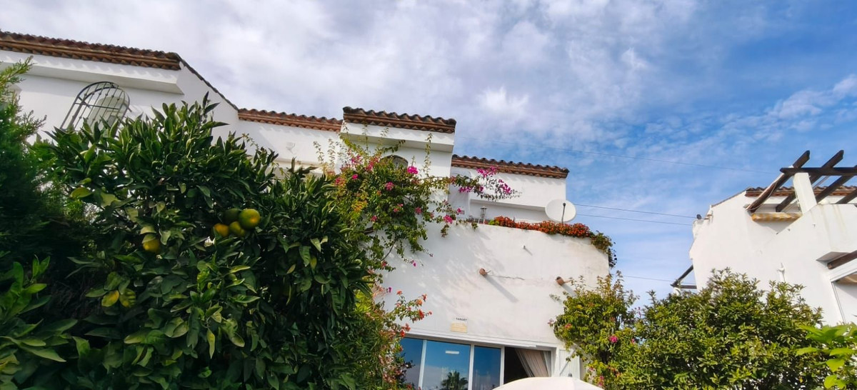 51c99fd9383e9ff582902557b4866832 - 13