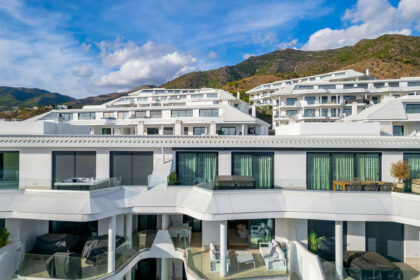 523bdcff7d0de5289d46e419ab8f460e - 33