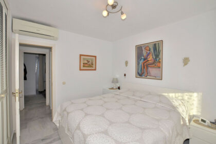 528f0b1d80414ed6c6be7653dd4b9f54 - 18