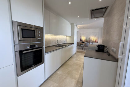 52edc9c0fa4f179386b17aed3c965994 - 10