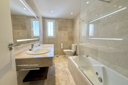 52edc9c0fa4f179386b17aed3c965994 - 19