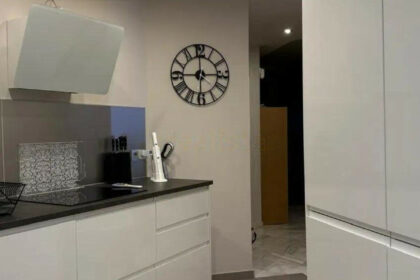 536d4a2fdf6ec9b84b10c20d9a896c31 - 12