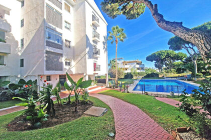 53b6a94c1b66a2a72204f22445023909 - 1