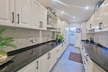 53b6a94c1b66a2a72204f22445023909 - 12