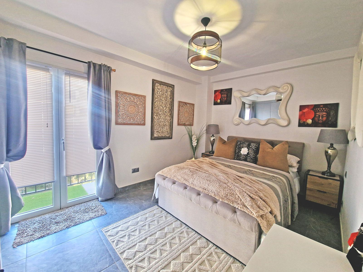 53b6a94c1b66a2a72204f22445023909 - 18