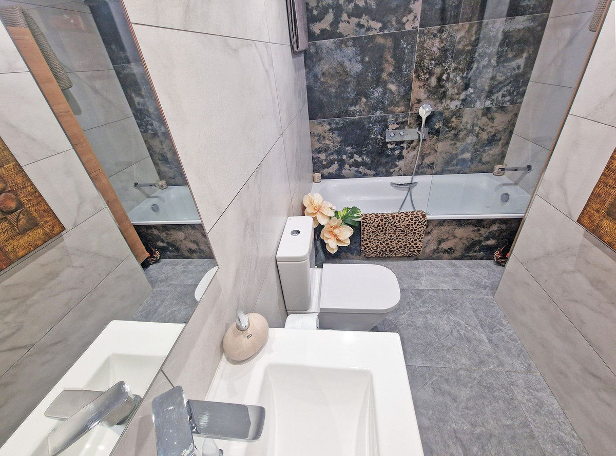 53b6a94c1b66a2a72204f22445023909 - 23