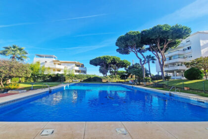 53b6a94c1b66a2a72204f22445023909 - 26