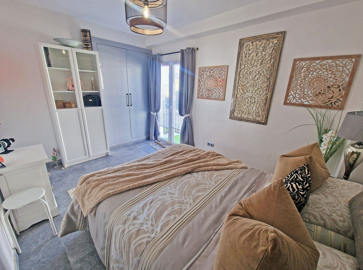 53b6a94c1b66a2a72204f22445023909 - 33