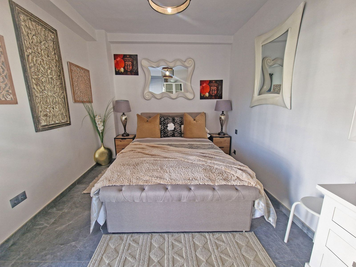 53b6a94c1b66a2a72204f22445023909 - 34