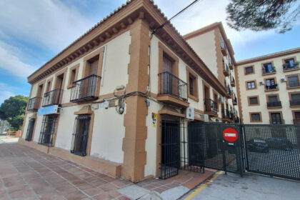 53efa9e88a70325fbd9cf93dfecdc963 - 1