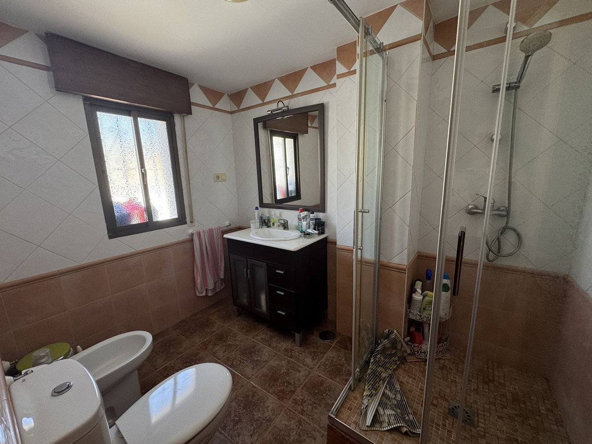 5594df92aace58b1661a5501419e699b - 17