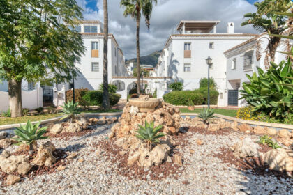 562c0030bc4872a14a7d8acc00715a63 - 23