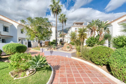 562c0030bc4872a14a7d8acc00715a63 - 4