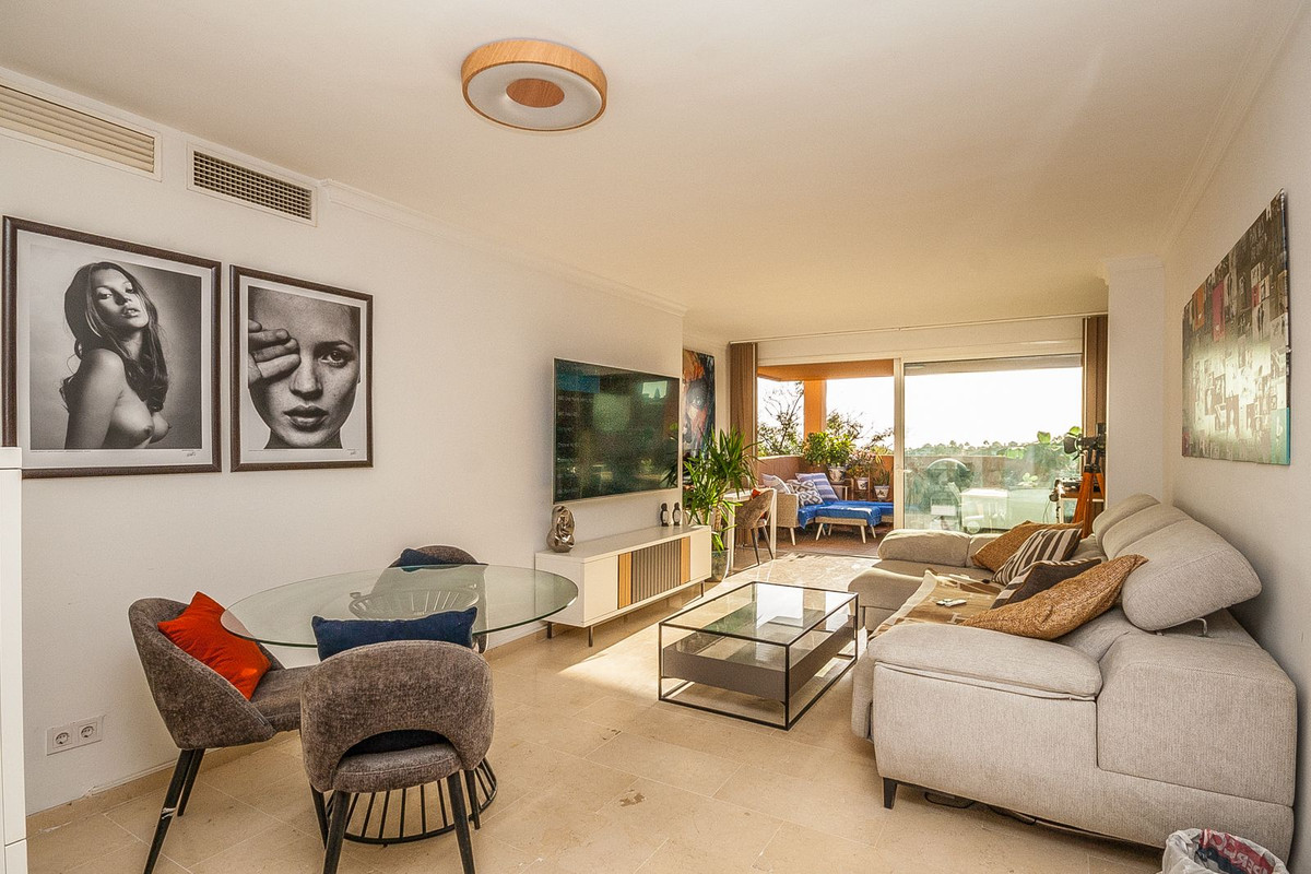 566b2988cf47405e0c8ede509ffed354 - 12