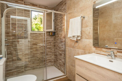 566b2988cf47405e0c8ede509ffed354 - 7