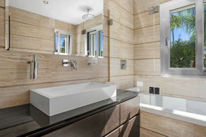 56b49f05e45af3ccbbea42f1c085aa98 - 33