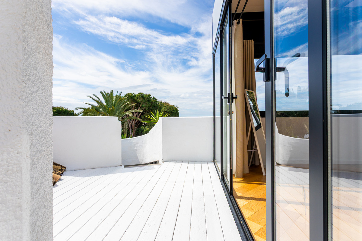 5769b89e5eb6f1aac6d4e46632ecc971 - 11