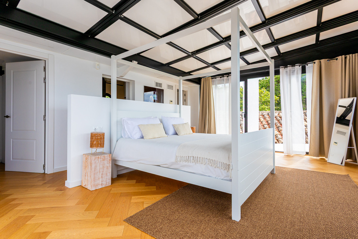 5769b89e5eb6f1aac6d4e46632ecc971 - 12