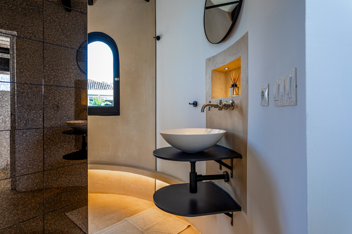 5769b89e5eb6f1aac6d4e46632ecc971 - 13