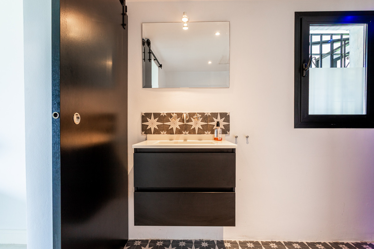 5769b89e5eb6f1aac6d4e46632ecc971 - 22