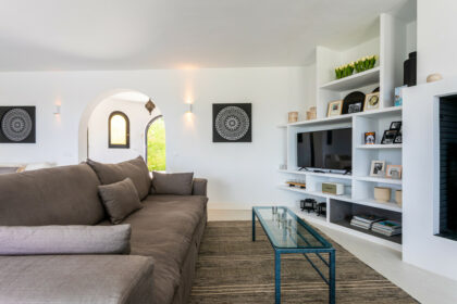 5769b89e5eb6f1aac6d4e46632ecc971 - 24