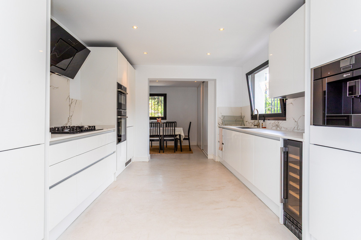 5769b89e5eb6f1aac6d4e46632ecc971 - 3